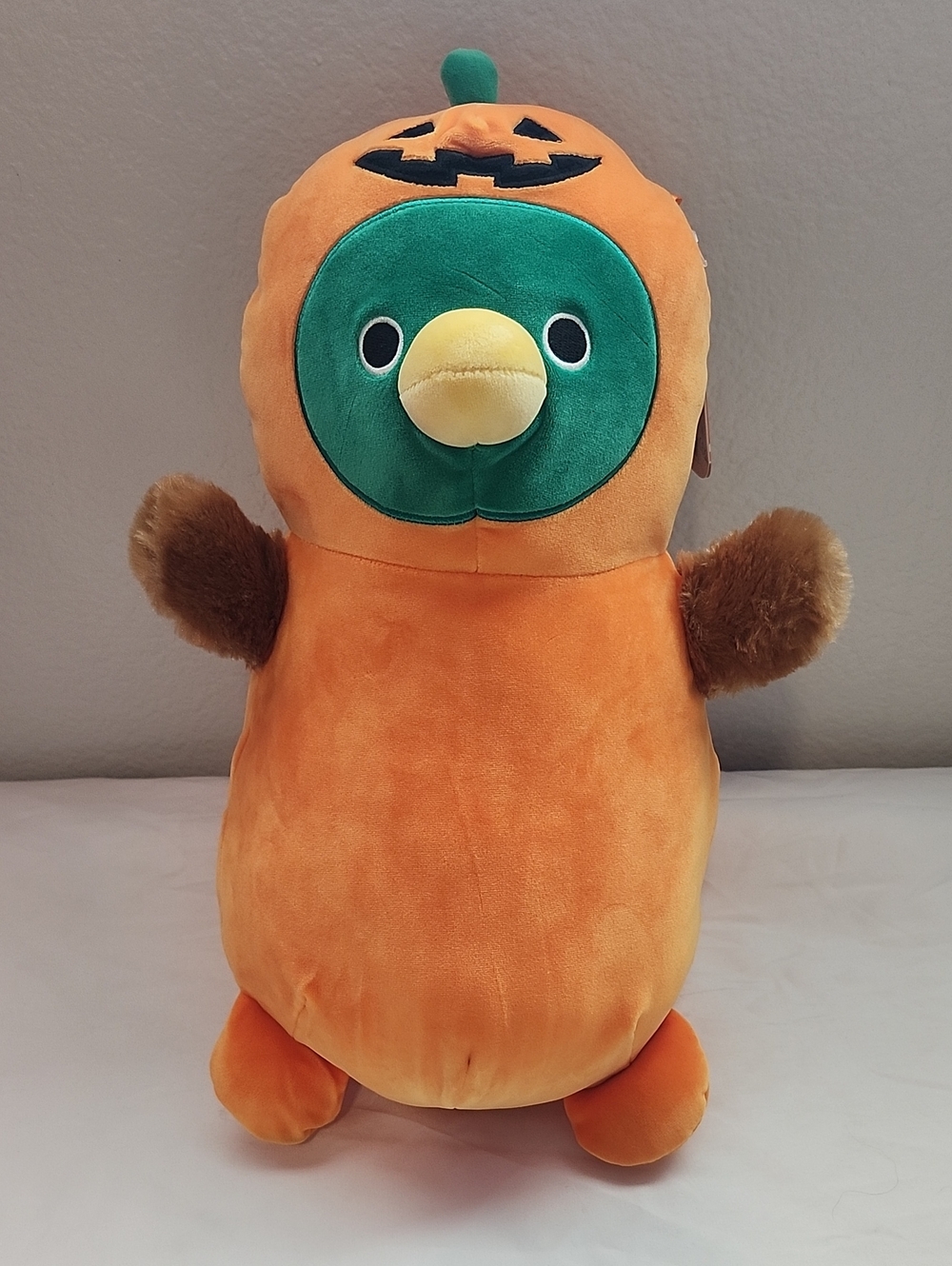 Squishmallow Hugmee Avery Duck In Pumpkin Costume